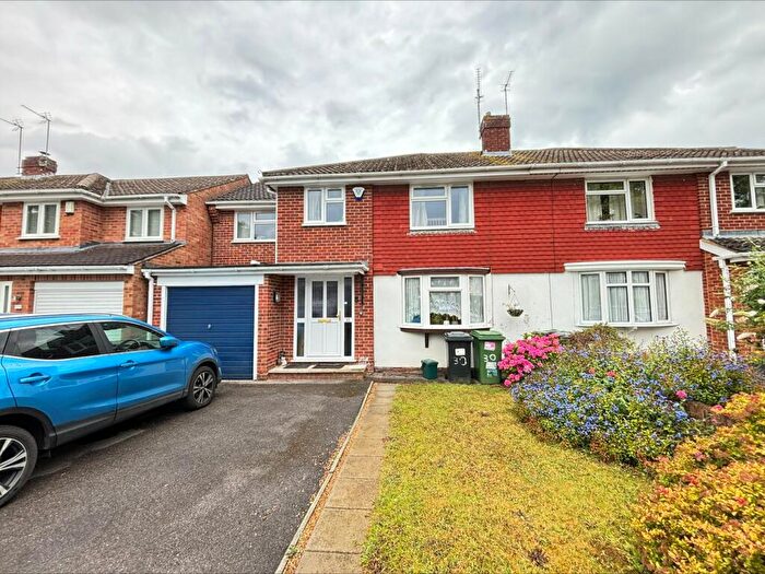 4 Bedroom Semi-Detached House To Rent In Fullbrook Crescent, Tilehurst, Reading, RG31