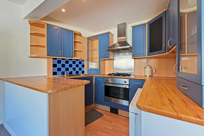 1 Bedroom Flat To Rent In Milson Road, Brook Green, W14