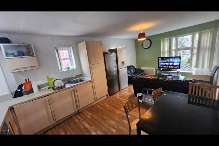 2 Bedroom Flat To Rent In Edgbaston, West Midlands, B17