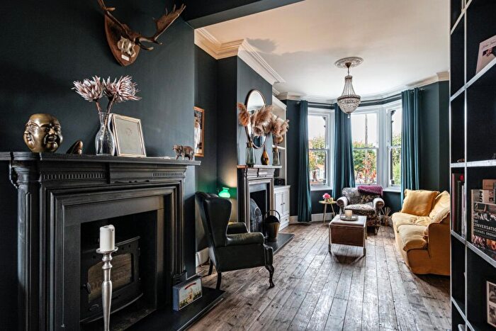 3 Bedroom Terraced House For Sale In Kings Road, Willesden, London, NW10