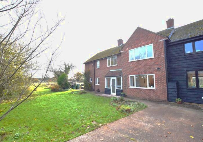 4 Bedroom Semi-Detached House To Rent In Boarstall, Aylesbury, HP18
