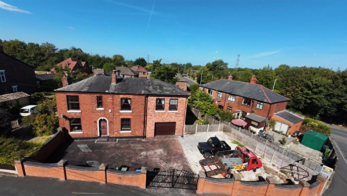 5 Bedroom Semi-Detached House For Sale In Grove Street, Ashton-Under-Lyne, OL7