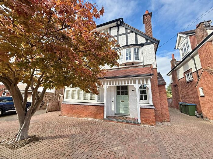 5 Bedroom Detached House To Rent In Westville Road, Thames Ditton, KT7