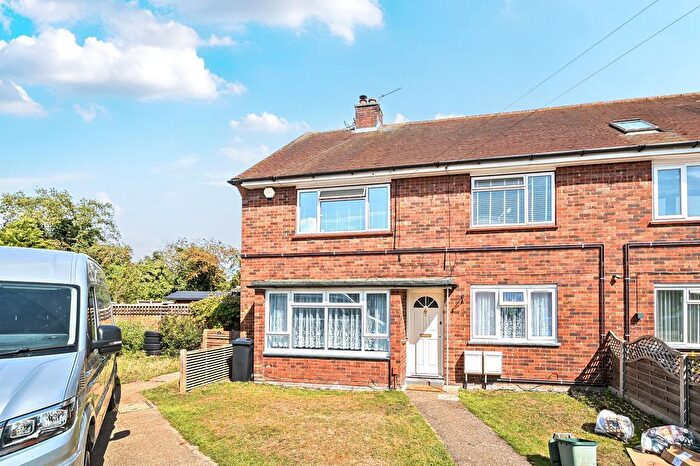 2 Bedroom Maisonette For Sale In Penzance Close, Harefield, UB9