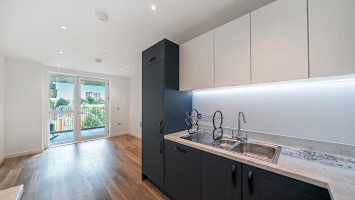 1 Bedroom Flat For Sale In Addiscombe Road, East Croydon, CR0