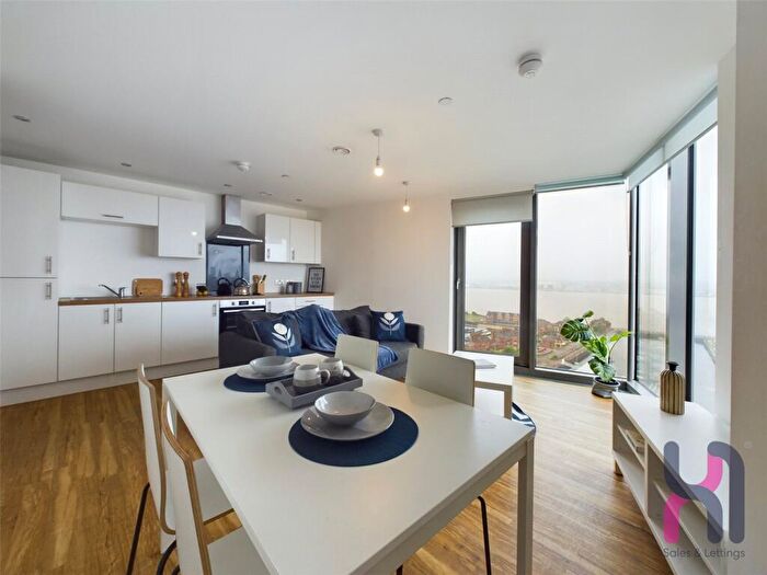 2 Bedroom Flat For Sale In The Tower, Plaza Boulevard, Liverpool, L8