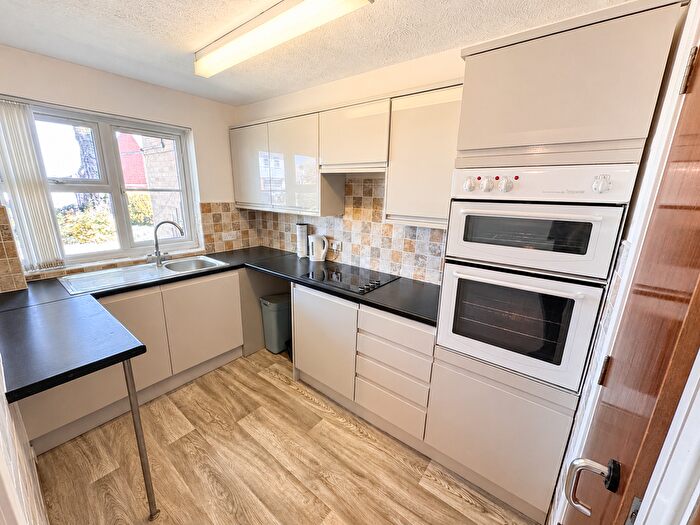 1 Bedroom Flat For Sale In Palmers Drive, Grays, RM17