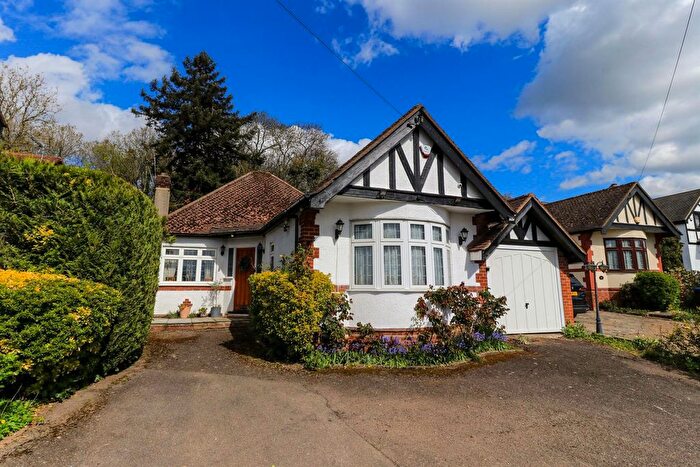 4 Bedroom Detached Bungalow For Sale In Georges Wood Road, Brookmans Park, AL9