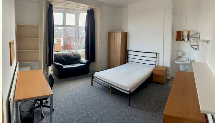 4 Bedroom House To Rent In Bryn Road, Brynmill, SA2