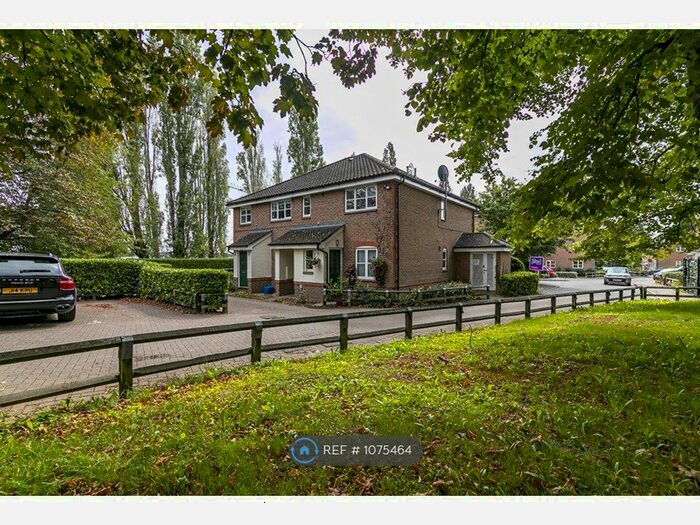 1 Bedroom Flat To Rent In Bryony Close, Loughton, IG10