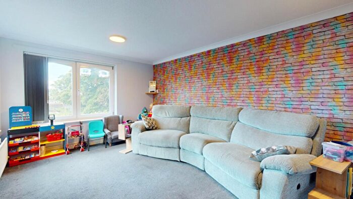 2 Bedroom Flat For Sale In Manor Court, South Shields, NE33