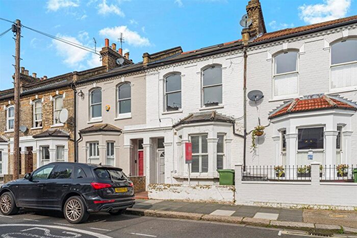2 Bedroom Flat For Sale In Sherbrooke Road, Fulham, SW6