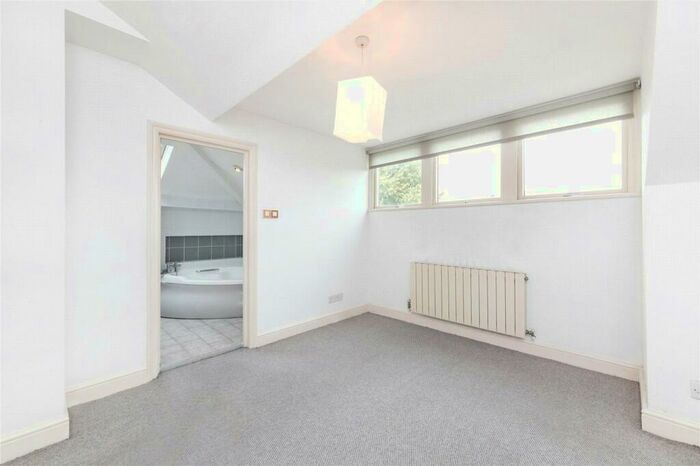 1 Bedroom Flat To Rent In Belsize Square, Belsize Park, NW3
