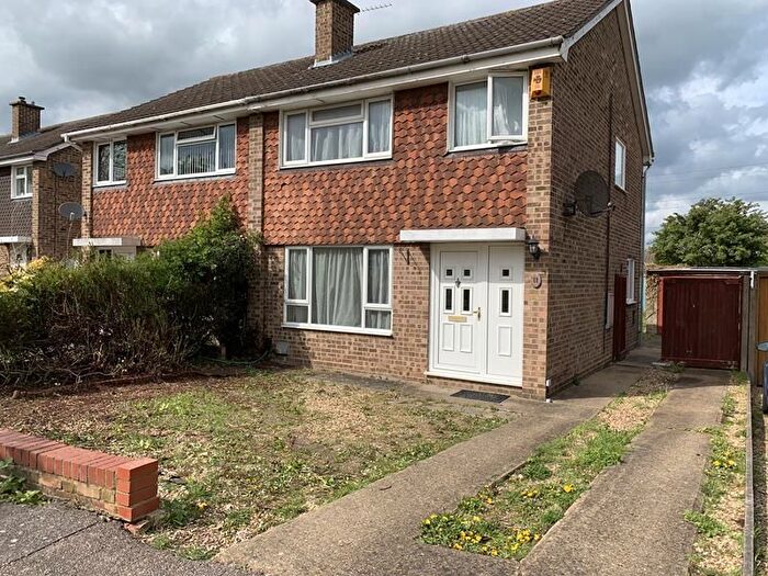 3 Bedroom Semi Detached House To Rent In Goodrich Avenue, Bedford, MK41