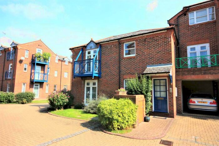 2 Bedroom Maisonette To Rent In The Mews, Walnut Tree Close, Guildford, GU1