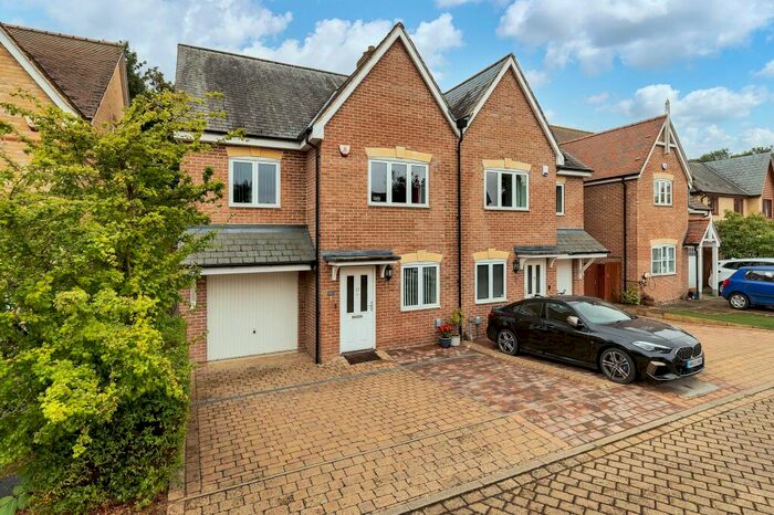 3 Bedroom Town House For Sale In Rupert Neve Close, Melbourn, SG8