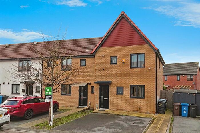 3 Bedroom End Terrace House For Sale In Buxworth Close, Hull, HU3