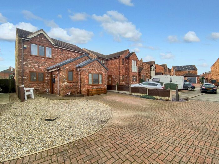 4 Bedroom Detached House For Sale In Village Farm Close, Beal, Goole, DN14