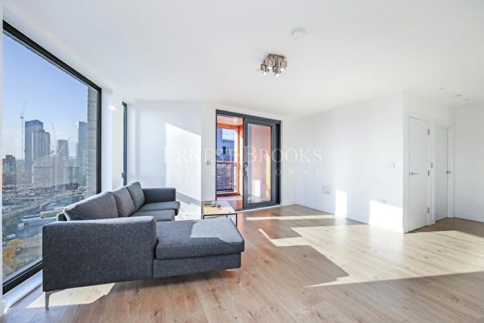 1 Bedroom Apartment For Sale In Roosevelt Tower, Williamsburg Plaza, Blackwall, E14