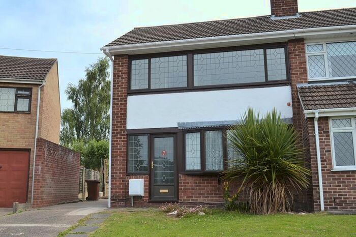 3 Bedroom Semi-Detached House To Rent In Kings Road, Swadlincote, DE11