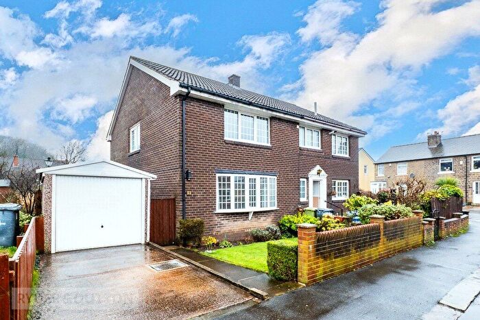 3 Bedroom Semi Detached House For Sale In Wyvern Avenue, Marsh, Huddersfield, West Yorkshire, HD3