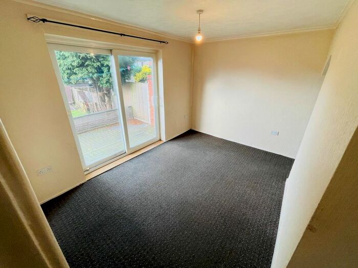 3 Bedroom Semi-Detached House To Rent In Eaveswood Road, Abbey Hulton, Stoke-On-Trent ST2