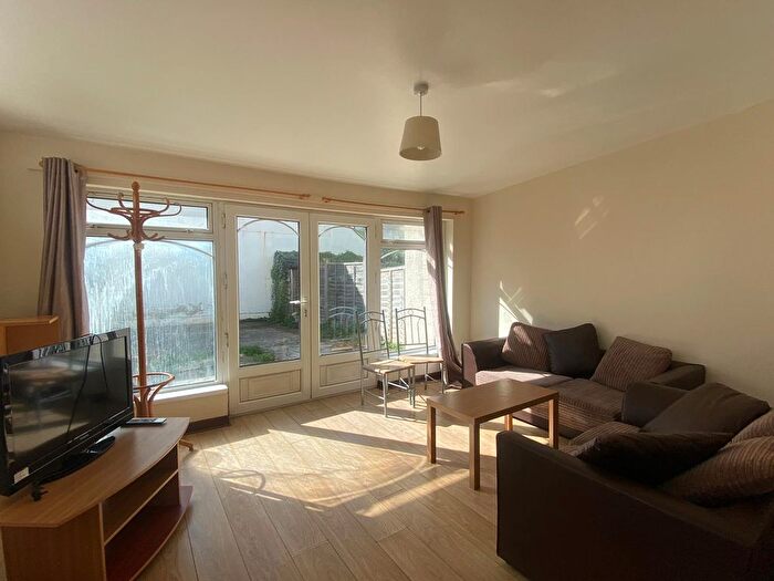 6 Bedroom Property To Rent In Belmont Street, Southsea, PO5