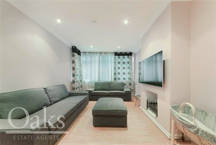 3 Bedroom Semi-Detached House To Rent In Northway Road, Addiscombe, CR0