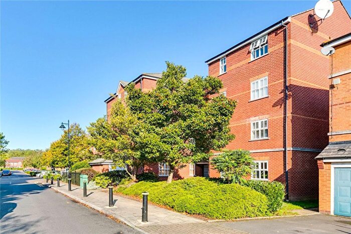 2 Bedroom Flat For Sale In Lisle Close, London, SW17