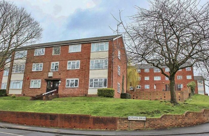 2 Bedroom Flat To Rent In Autumn Drive, Dudley, DY3
