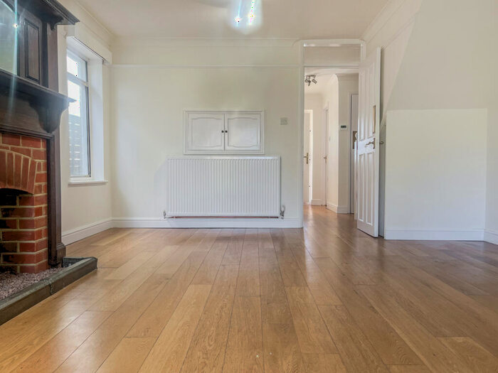 3 Bedroom Semi-Detached House To Rent In Stanley Road, Carshalton, SM5