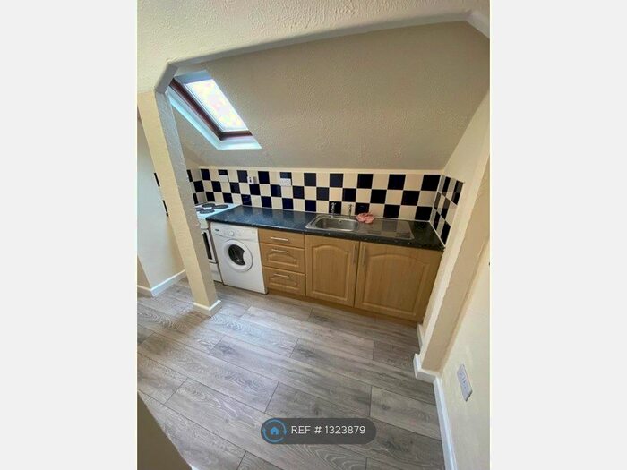 1 Bedroom Flat To Rent In Mount Pleasant, Redditch, B97