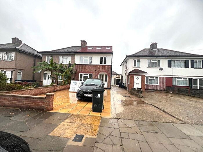 5 Bedroom Semi Detached House To Rent In Hughenden Gardens, Northolt, UB5
