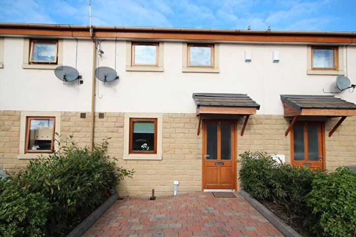 3 Bedroom Town House For Sale In Croft Mews, Milnrow, Rochdale, OL16