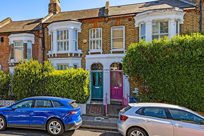 3 Bedroom Terraced House For Sale In Shenley Road, London, SE5