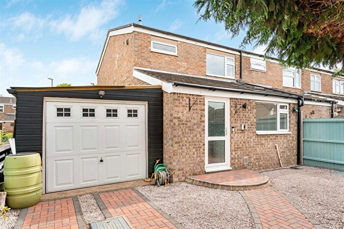 2 Bedroom End Of Terrace House For Sale In Wiles Close, Waterbeach, Cambridge, CB25