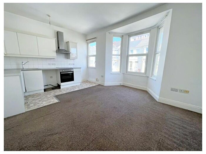1 Bedroom Apartment To Rent In Ashford Road Flat, PL4