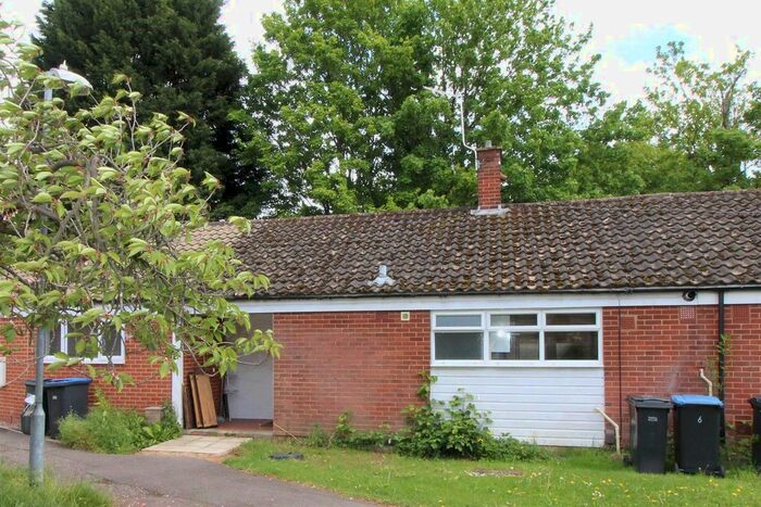 2 Bedroom Bungalow To Rent In Gilden Close, Harlow, CM17