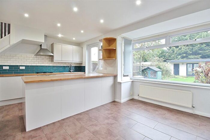 3 Bedroom Property To Rent In Meadow Road, Feltham, TW13