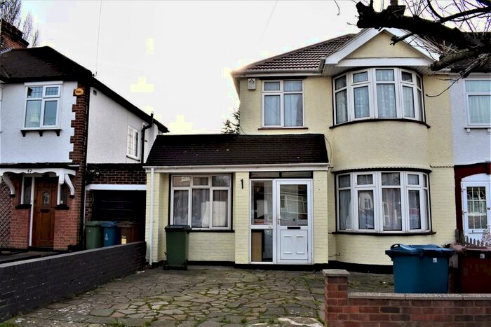 4 Bedroom End Of Terrace House To Rent In Tregenna Avenue, South Harrow, HA2