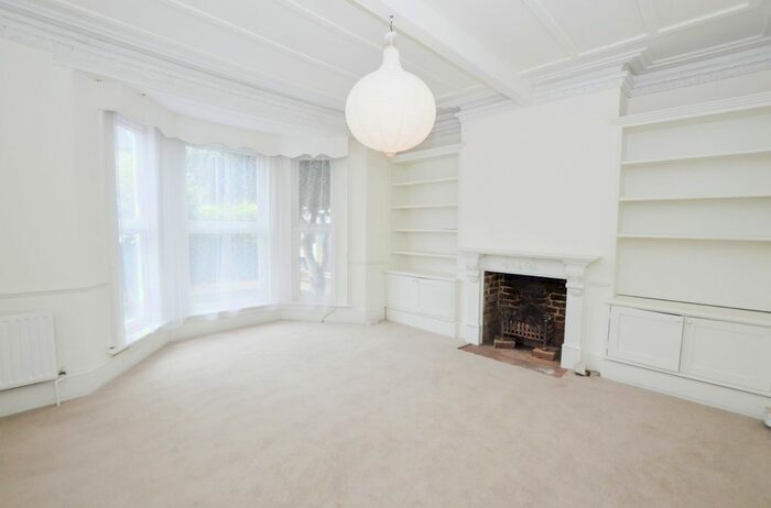 2 Bedroom Flat To Rent In Clifford Road, London, SE25