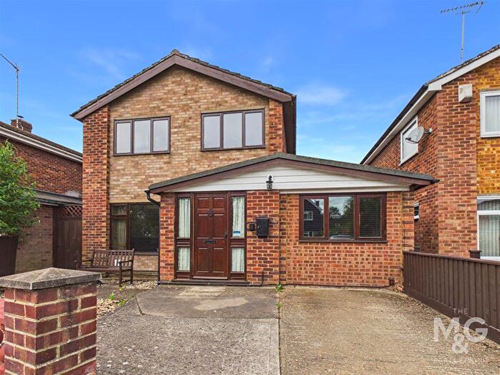 3 Bedroom Detached House For Sale In Bell Meadow, Bury St Edmunds, IP32