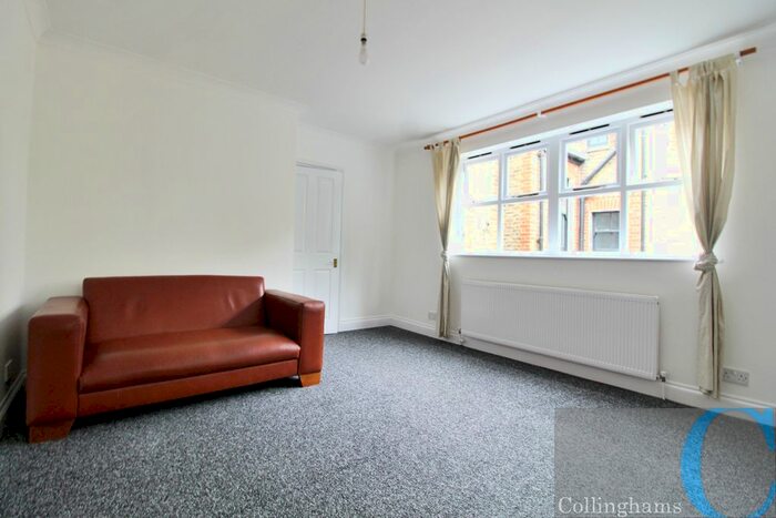 3 Bedroom Flat To Rent In Tooting Bec Road, London, SW17