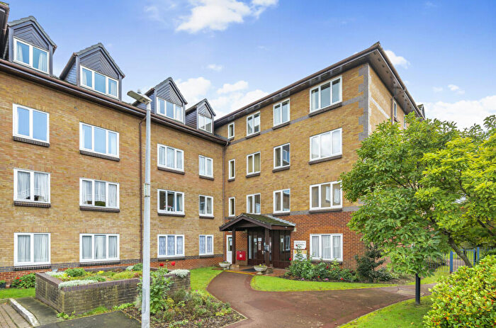 1 Bedroom Apartment For Sale In Barkers Court, Sittingbourne, Kent, ME10