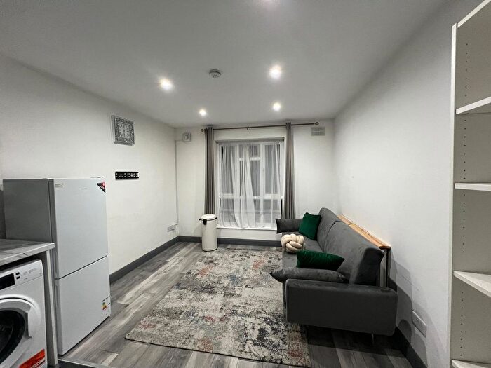 1 Bedroom Flat For Sale In St. Kilda's Road, London, N16