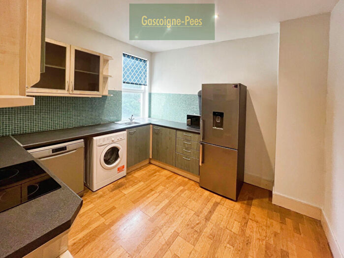 2 Bedroom Apartment To Rent In Station Road, West Byfleet, KT14
