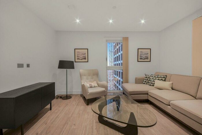 3 Bedroom Apartment To Rent In Wiverton Tower, London, E1