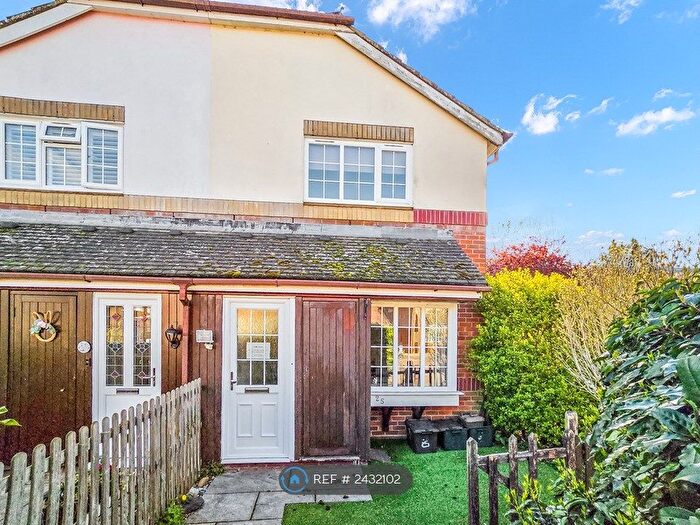 1 Bedroom Semi-Detached House To Rent In Mortimer Gate, Cheshunt, Waltham Cross, EN8