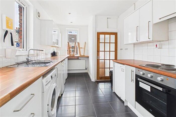 6 Bedroom Maisonette To Rent In Tavistock Road, Jesmond, Newcastle Upon Tyne, NE2