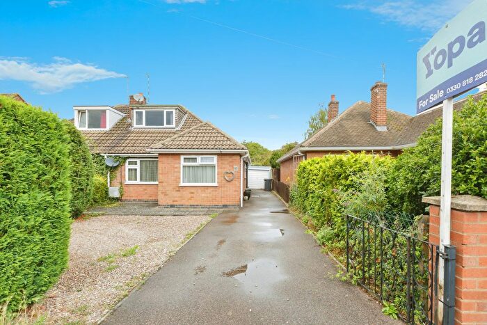 3 Bedroom Semi-detached Bungalow For Sale In Hall Road, Leicester, LE7